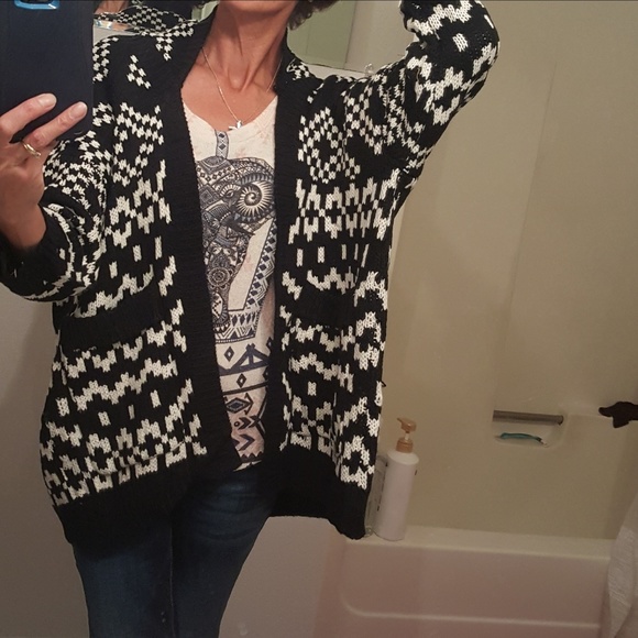 🎡 2 HP🎡SWEATER MEDIUM ❄ - Picture 3 of 5