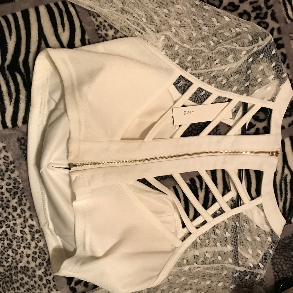 Crop top - Picture 2 of 2