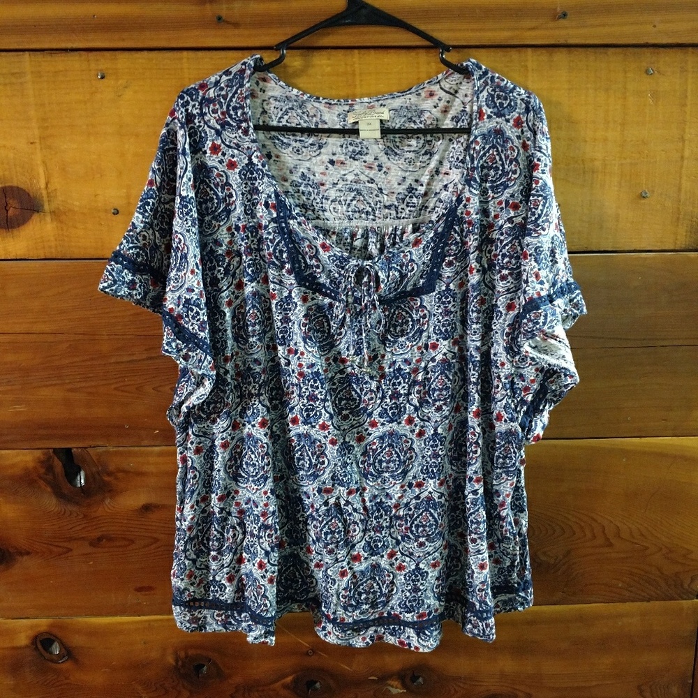Cute short cut shirt
