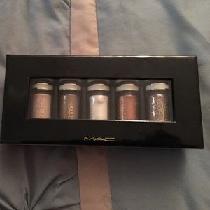 MAC Pigments