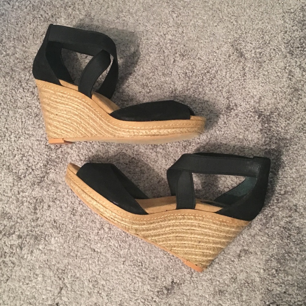 NWOT - Giani Bernini Wedges