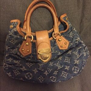 Small Louis Vouitton Purse