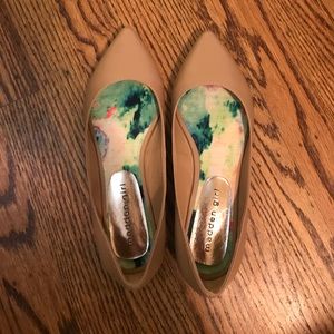 Tan flats, size 5