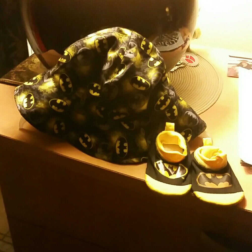 Batman sun hat/beach shoes