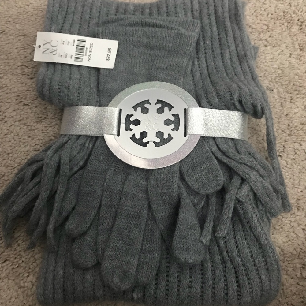 Glove/Scarf set