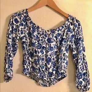 Cute floral crop top that would be great for fall!
