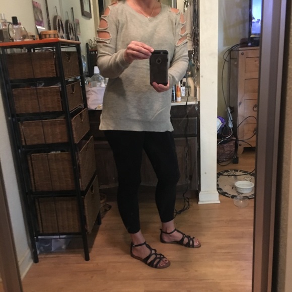 🌼Beige ladder sleeve sweater - Picture 8 of 8