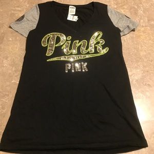 Women's vs pink shirt