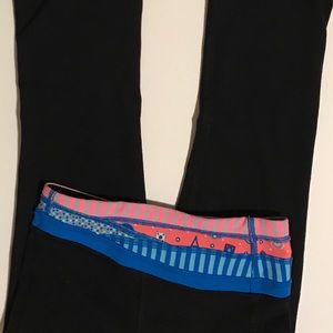 Long black bootcut IVIVVA YOGA PANTS