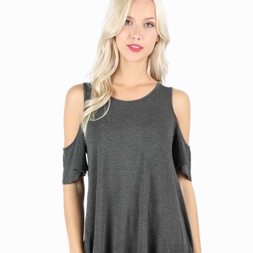 Gorgeous cold shoulder top - Picture 4 of 8