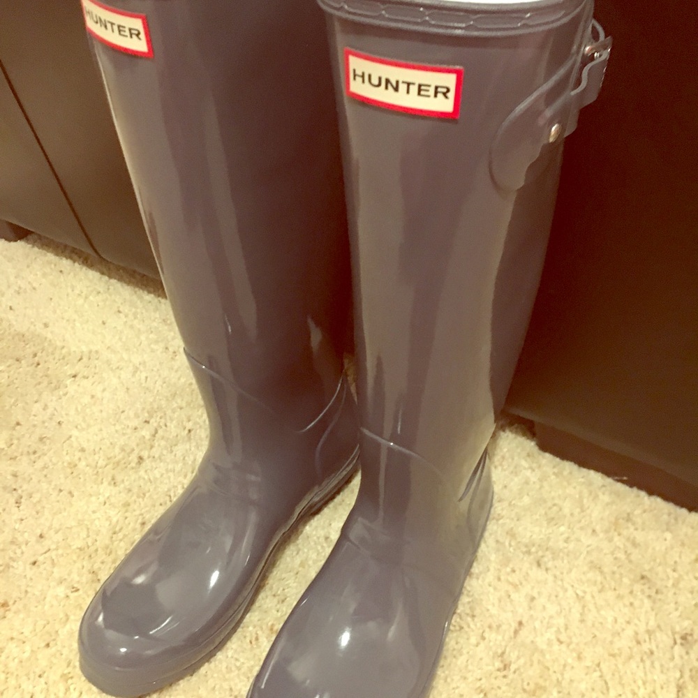 BRAND NEW WITH BOX Hunter Rain Boots - Size 9