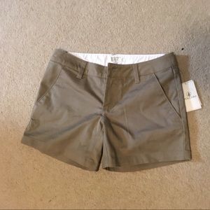 Volcom khaki shorts