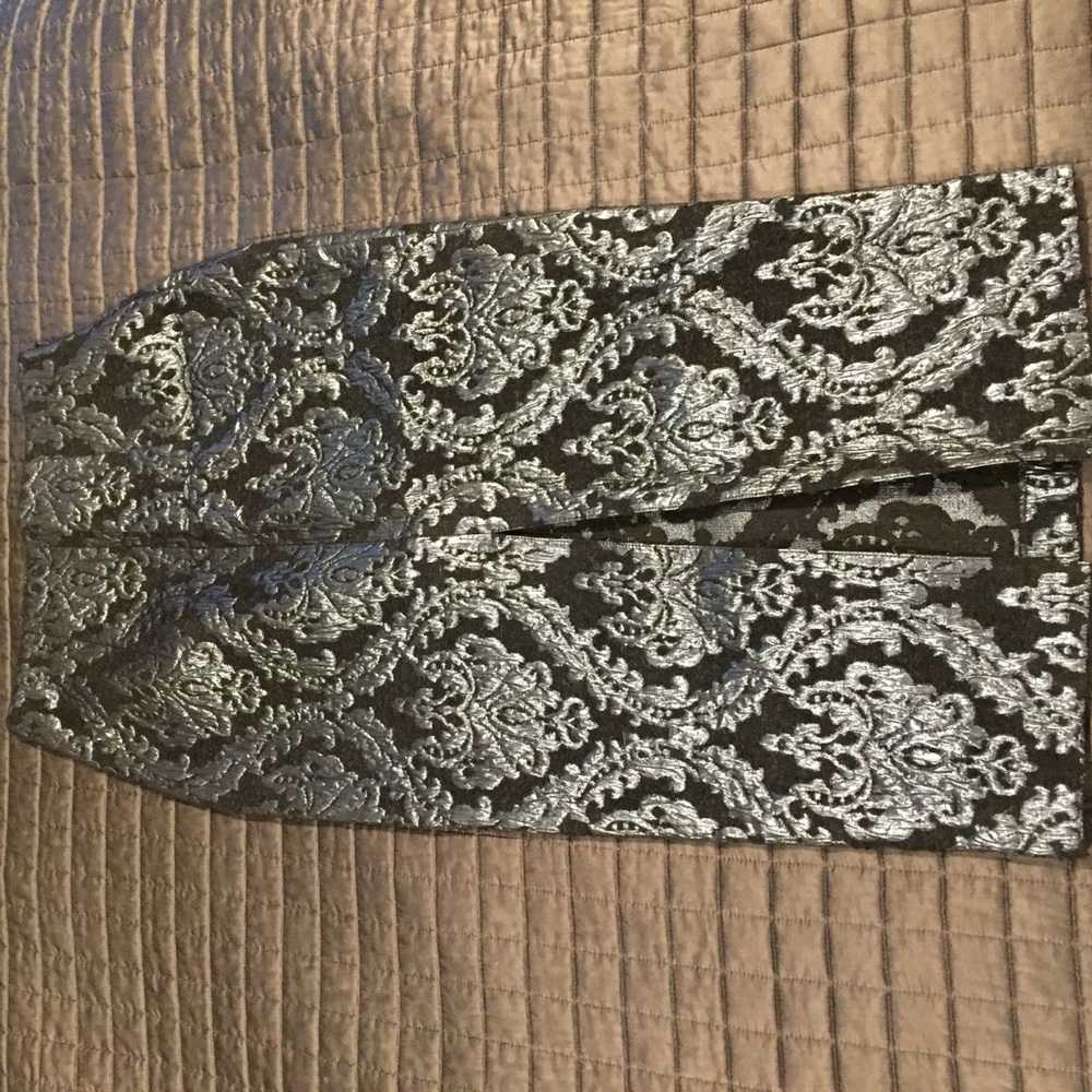Brocade, front slit. So unique!