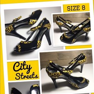 City streets size 8 black and yellow high heels