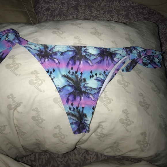 Bikini bottoms, new without tags - Picture 1 of 1