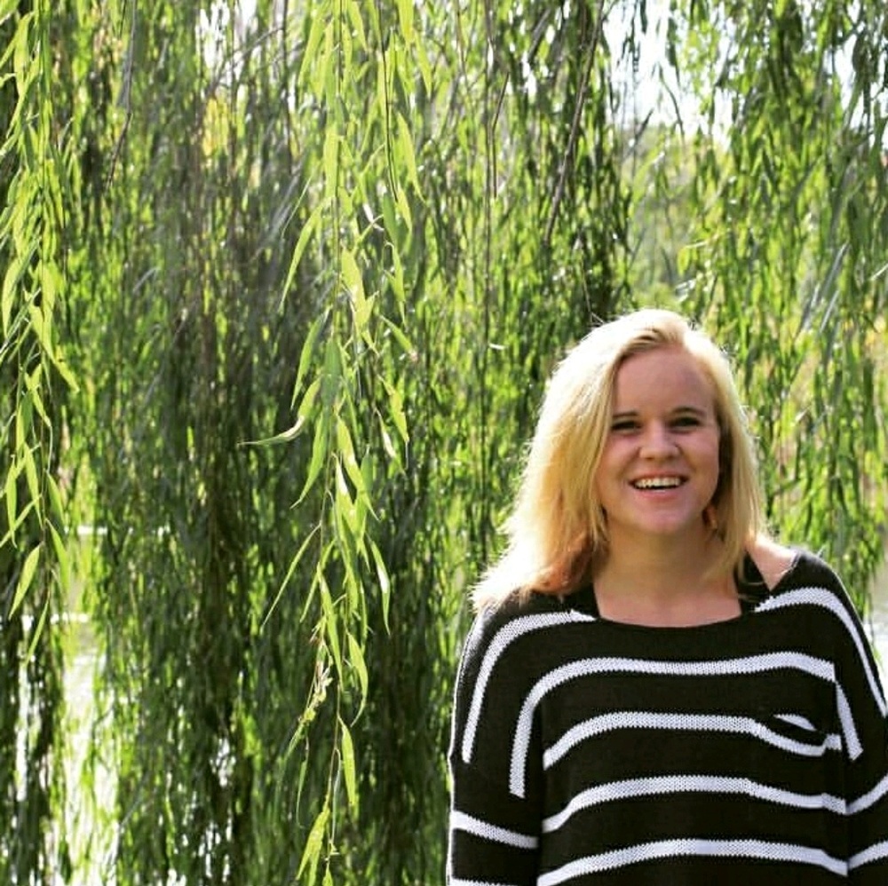 Meet your Posher, Chloe