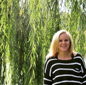 Meet your Posher, Chloe