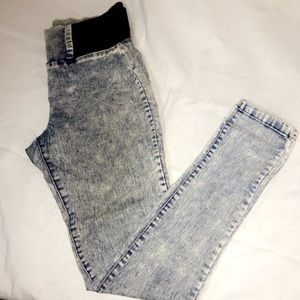 High-waisted skinny jeans✨😊