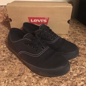 Levi's Black Low Top Sneakers Shoes Skater Surfer Levi's Black Low Top Sneakers Shoes Skater Surfer