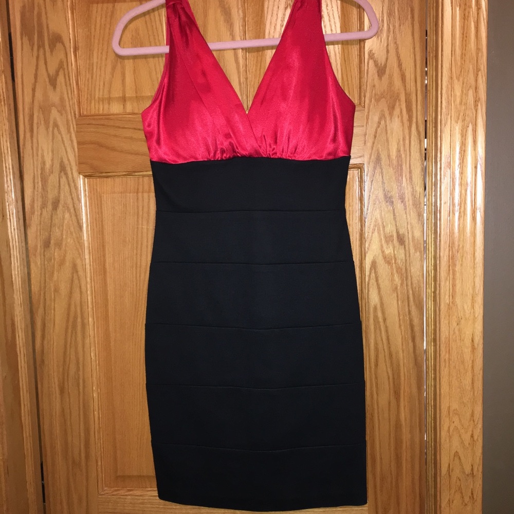 LIKE NEW- Bisou Bisou dress