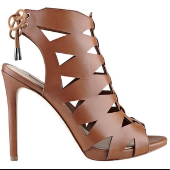 New Guess Heels🎈 - Picture 2 of 5