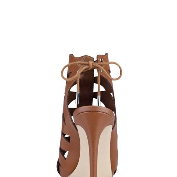 New Guess Heels🎈 - Picture 3 of 5