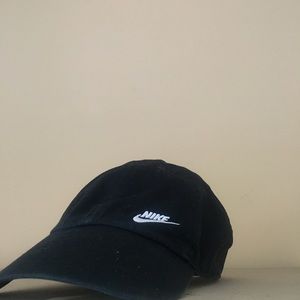 Nike womens stap back hat