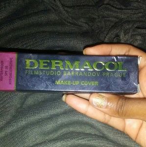 Dermacol make-up cover with box