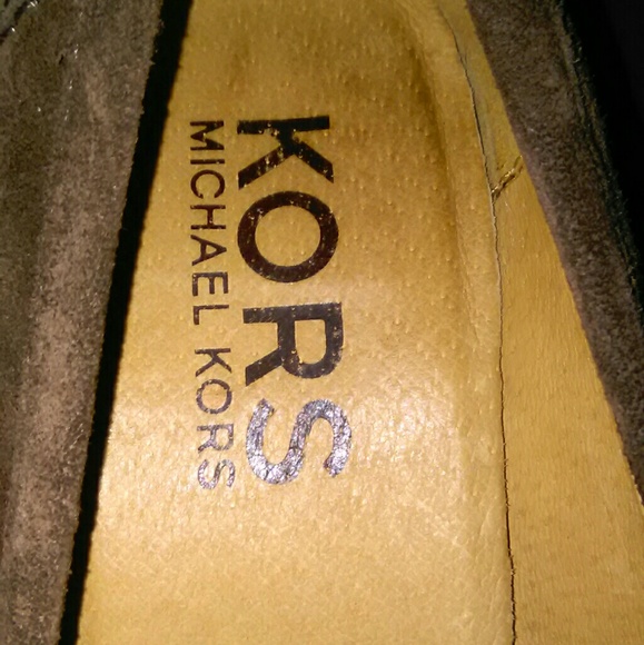 SOLD   SALE! Genuine Michael Kors Platform Loafers - Picture 2 of 6