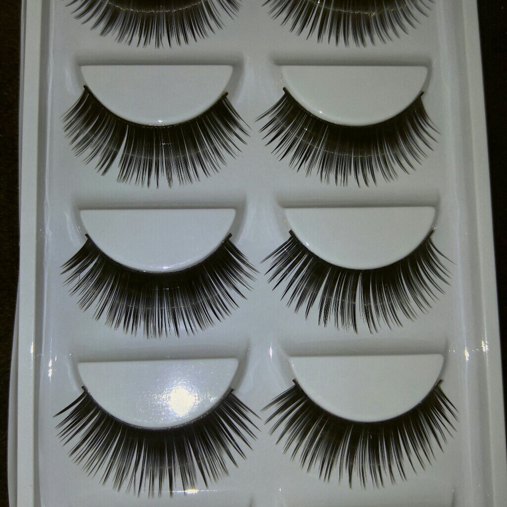 False eye lashes