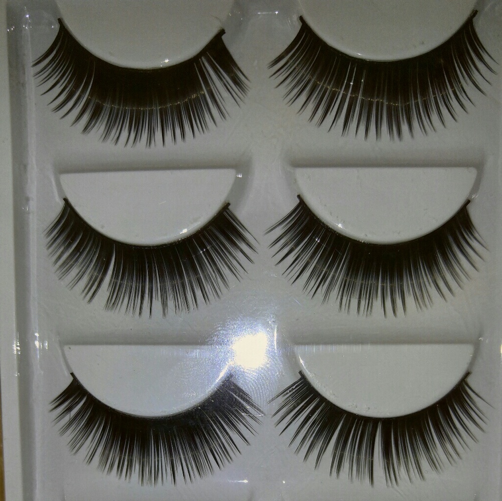 False eye lashes - Picture 3 of 3