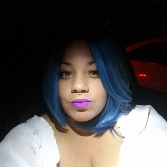 Meet your Posher, Julia - Picture 1 of 1