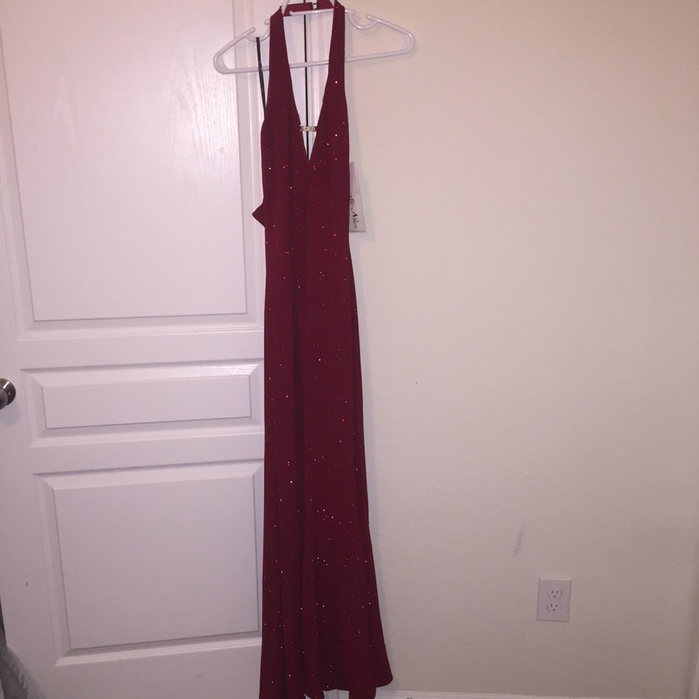 Sparkly fitted red dress