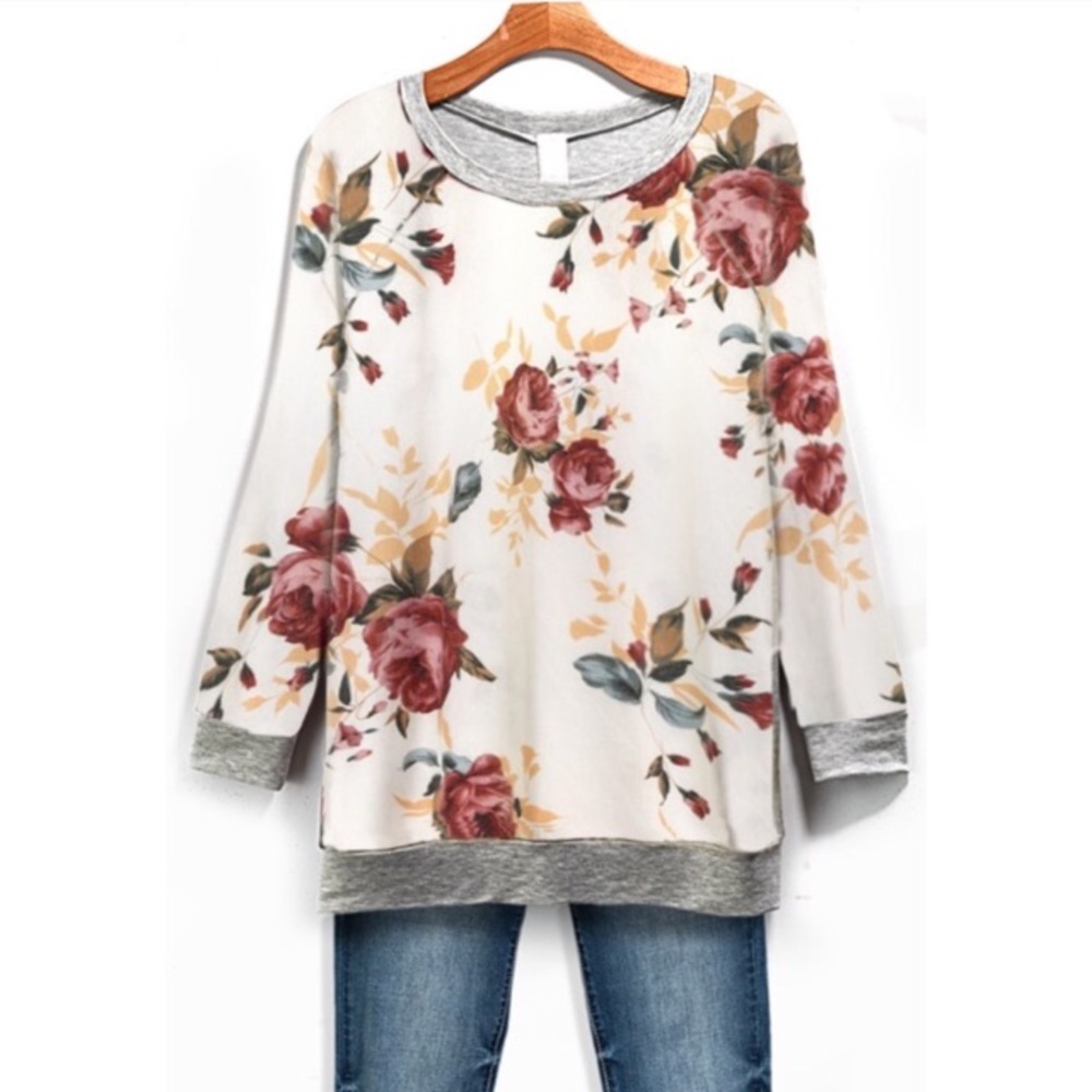 Floral pullover.