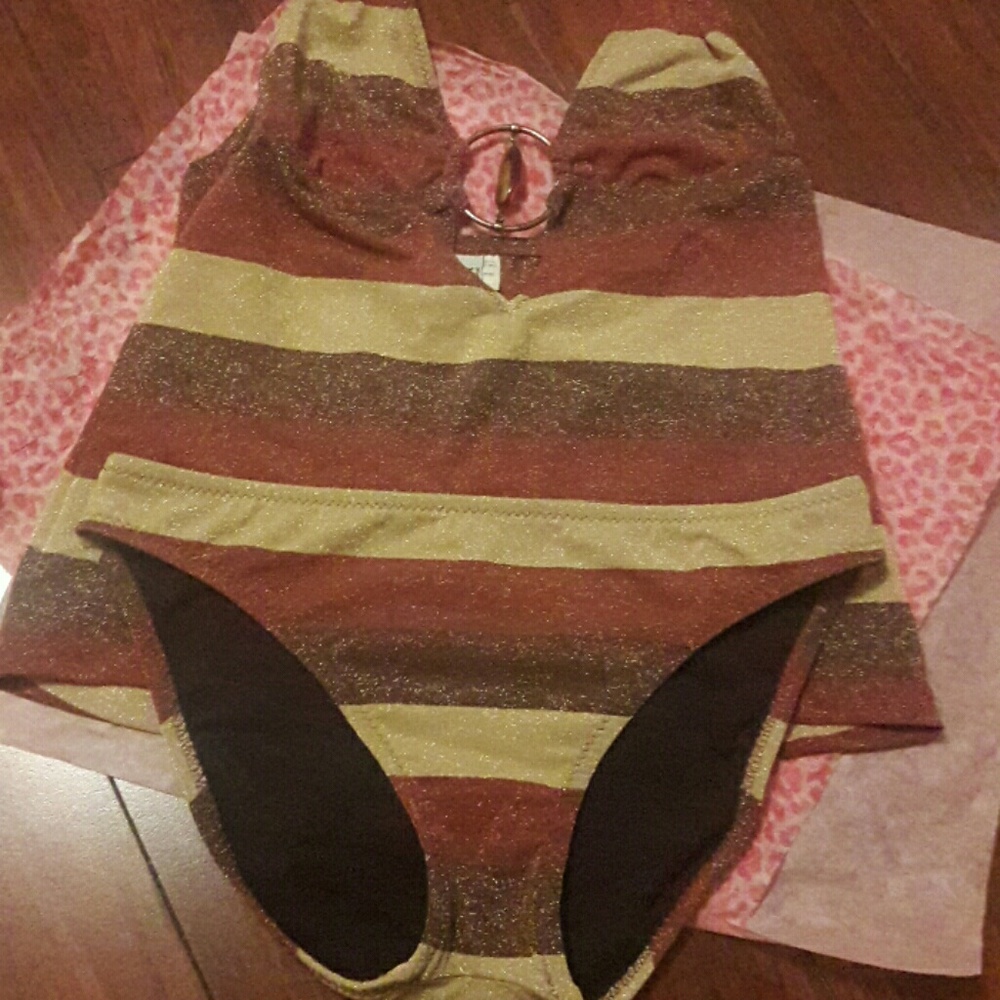 BECA by Rebeca Virtue 2 piece set