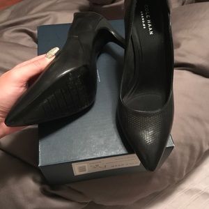 COLE HAAN ANTOINETTE BLACK HEELS 😍