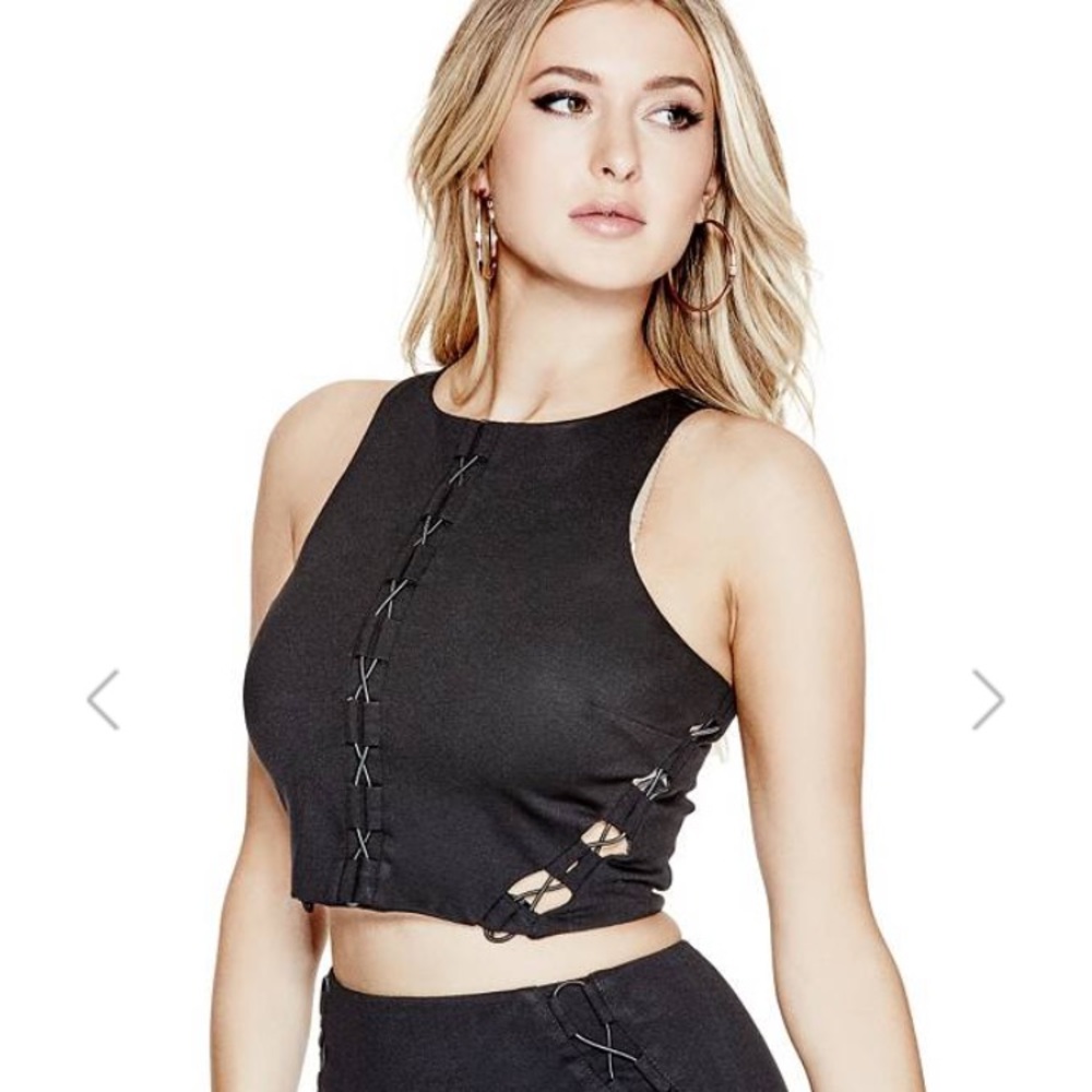 💕GUESS black crop top 💕 SOLD