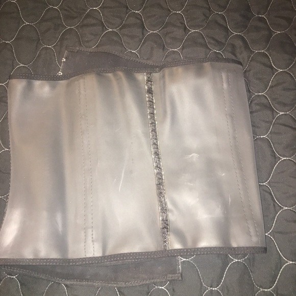 Waist trainer - Picture 3 of 3