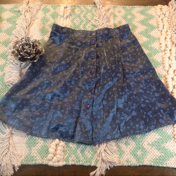 Vintage Iridescent Button-up High-waisted Skirt! - Picture 2 of 5