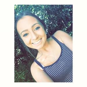 Meet your Posher, Becca