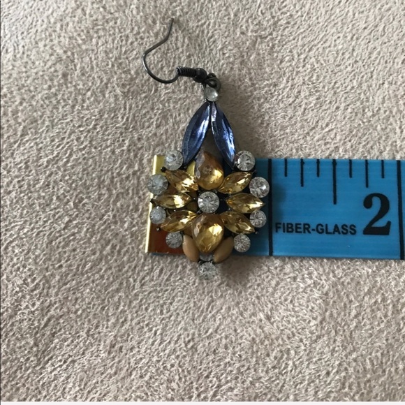 Bohemia Rhinestone Resin Flower Stud Earrings - Picture 7 of 8