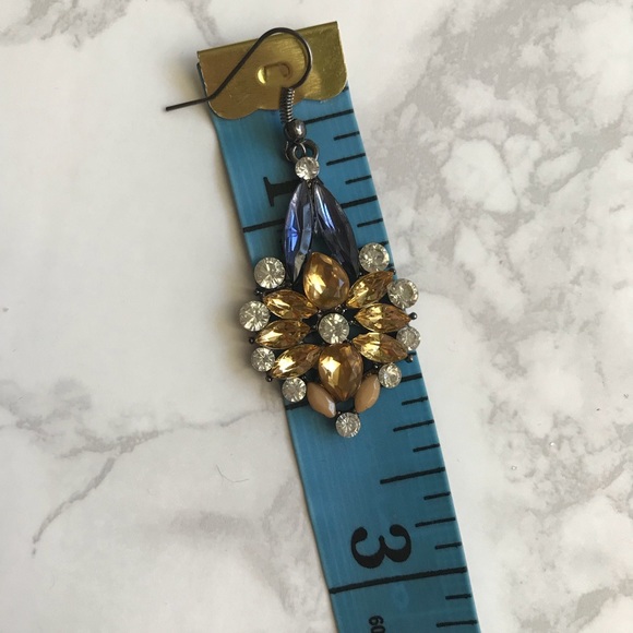 Bohemia Rhinestone Resin Flower Stud Earrings - Picture 6 of 8