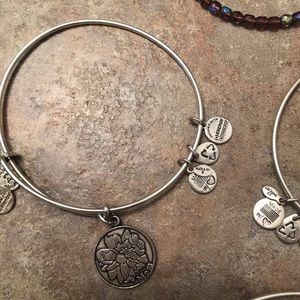 Alex & Ani ‘Mom’ Bangle