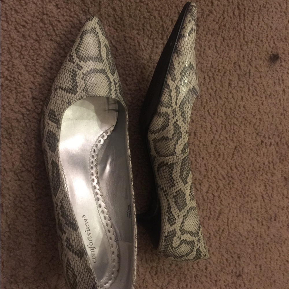 Snake skin pumps