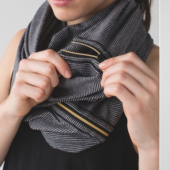 lululemon athletica Accessories - Lululemon Vinyasa Scarf SE ❄️❄️❄️