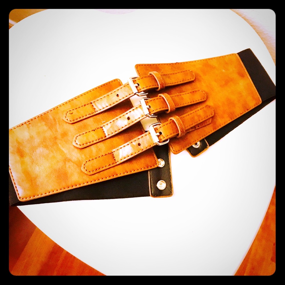 Black and Tan wide leather waist belt