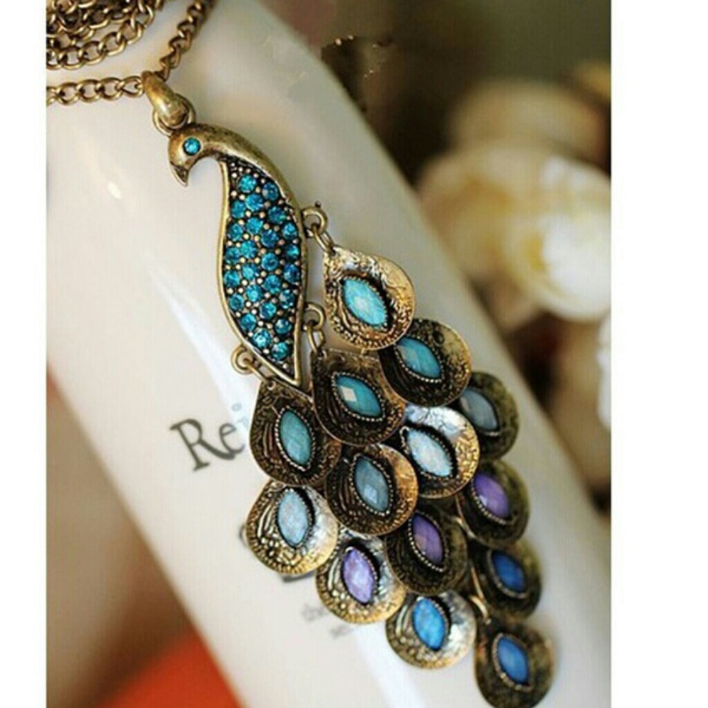 NEW Peacock Crystal Necklace