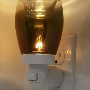Authentic scentsy plug in warmer