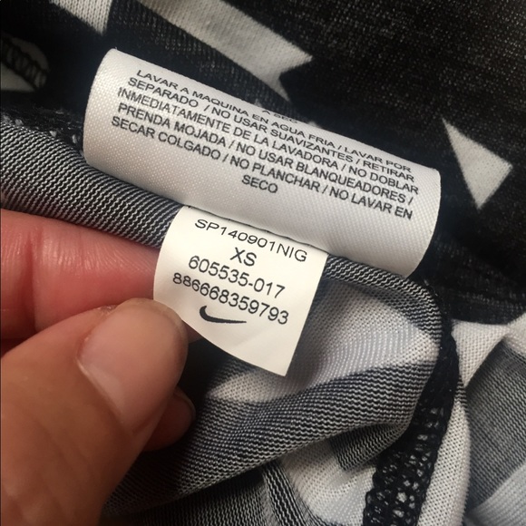 💥price drop💥Nike tank and muscle tee bundle. XS - Picture 4 of 8