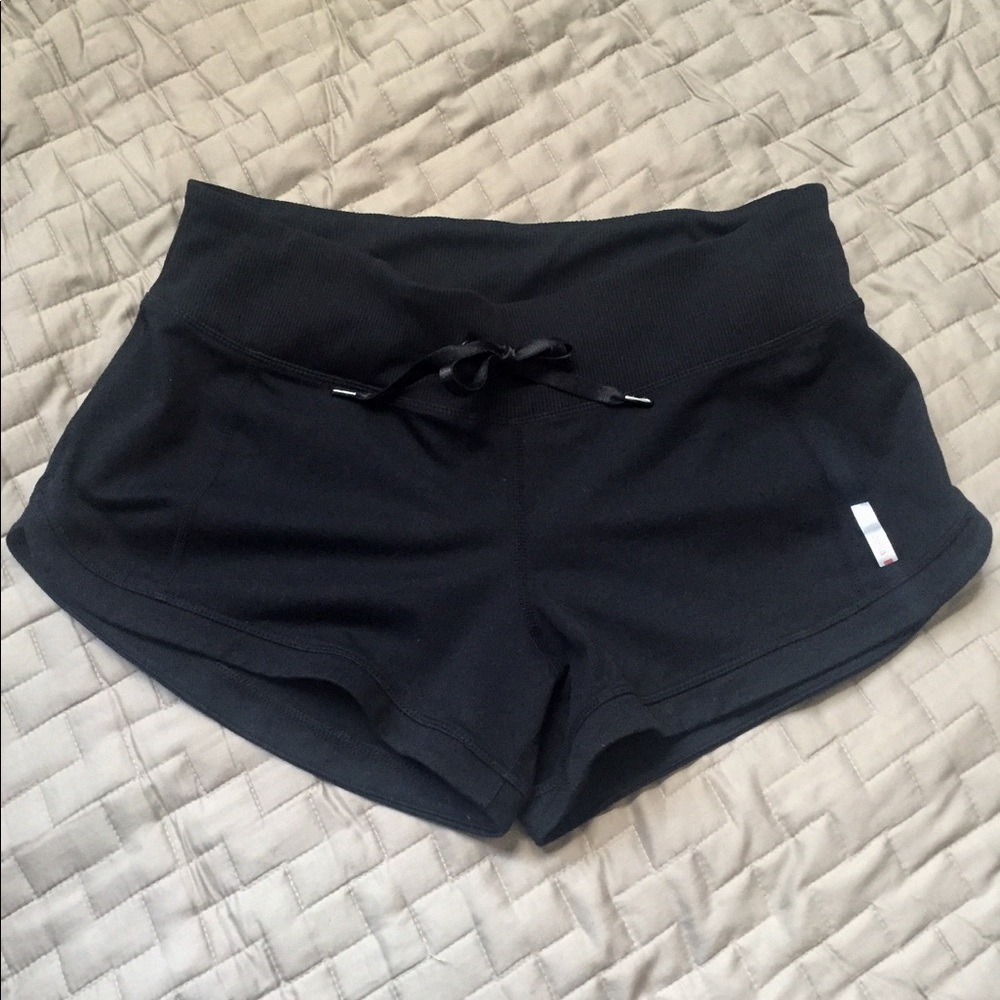 💥price drop💥 Zella shorts. Size Medium.